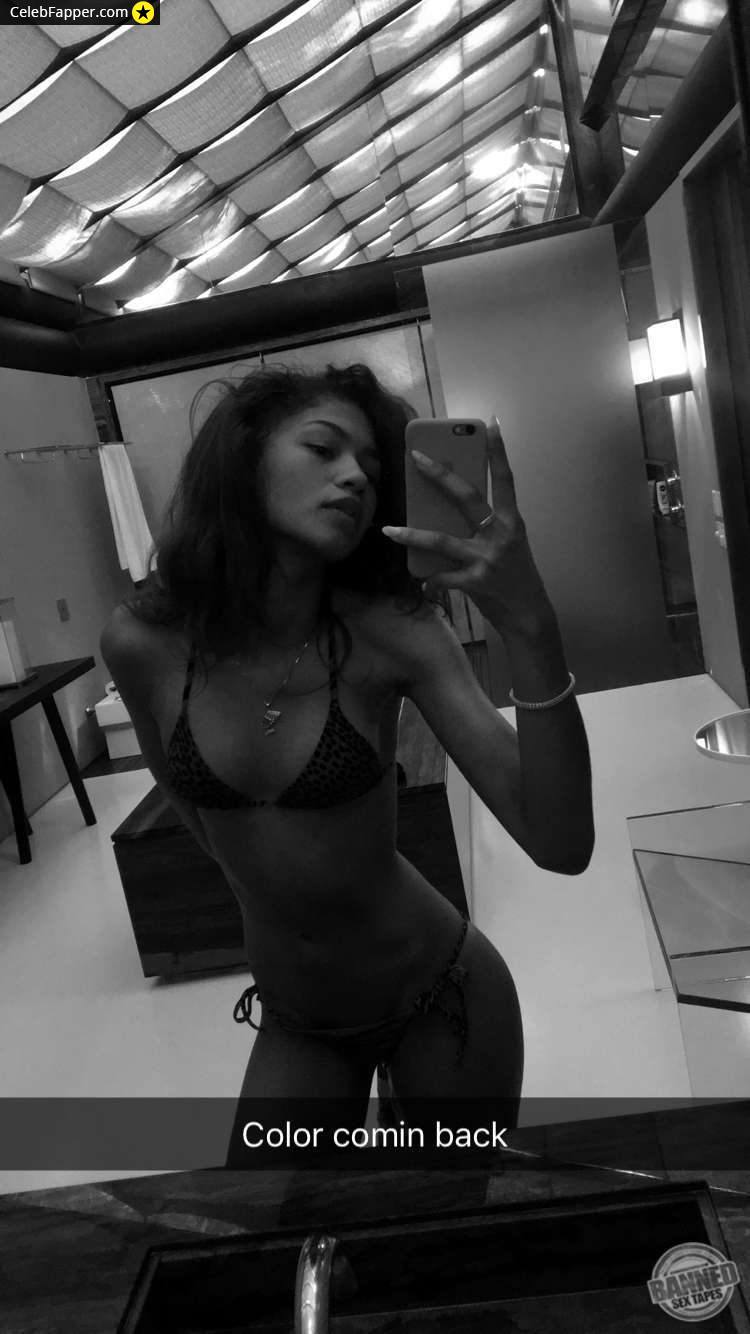 zendaya coleman fap tits boobs breast